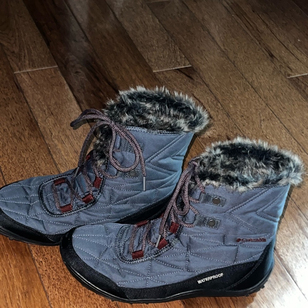 Women’s Columbia Boots, Size 10.5, Color: Gray